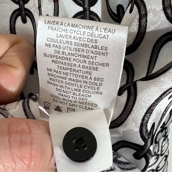 Black & White Satin Chain Print Button Down Shirt Blouse Medium - Picture 7 of 11